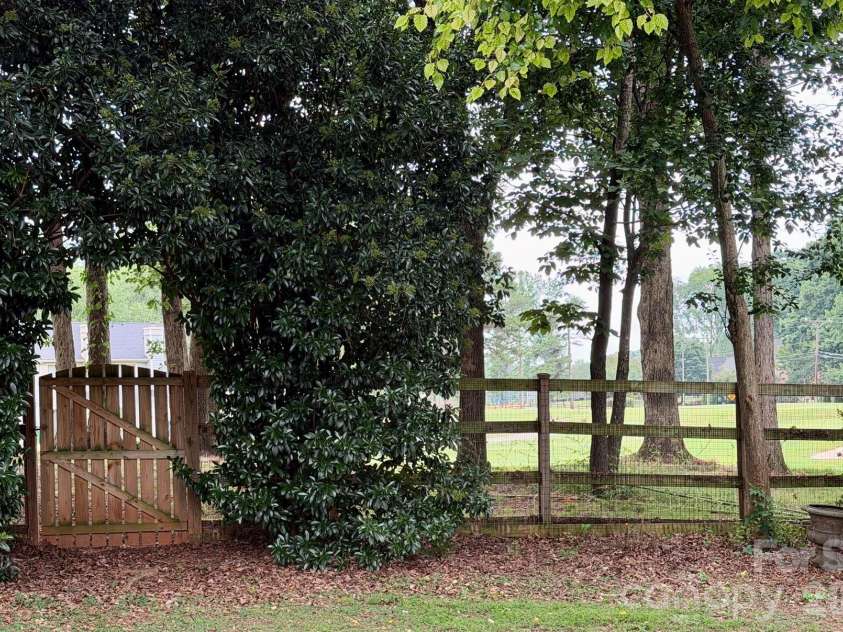 4123 Fairway Downs Court, Charlotte, NC 28277.  MLS# CAR4397517, YatesRealty ID 36099. 