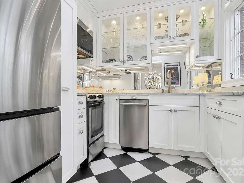 1817 Jameston Drive, Charlotte, NC 28209.  MLS# CAR4232844, YatesRealty ID 361. 