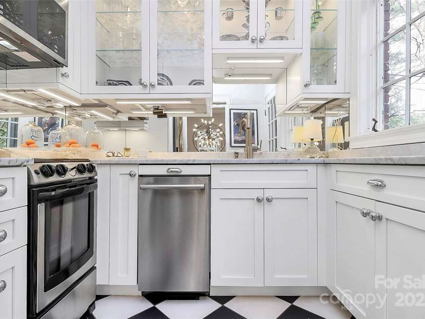 1817 Jameston Drive, Charlotte, NC 28209.  MLS# CAR4232844, YatesRealty ID 361. 