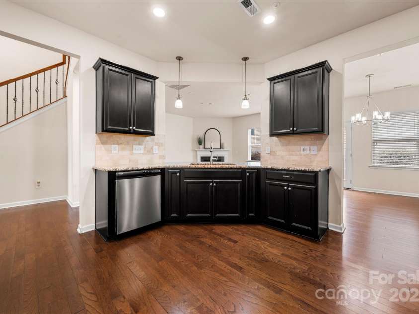 113 Burlingame Court, Mooresville, NC 28117.  MLS# CAR4228046, YatesRealty ID 3610. Kitchen overlooks Living Area