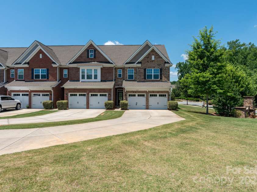 113 Burlingame Court, Mooresville, NC 28117.  MLS# CAR4277147, YatesRealty ID 3610. 
