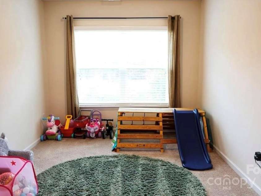 113 Burlingame Court, Mooresville, NC 28117.  MLS# CAR4277147, YatesRealty ID 3610. Loft on 2nd floor