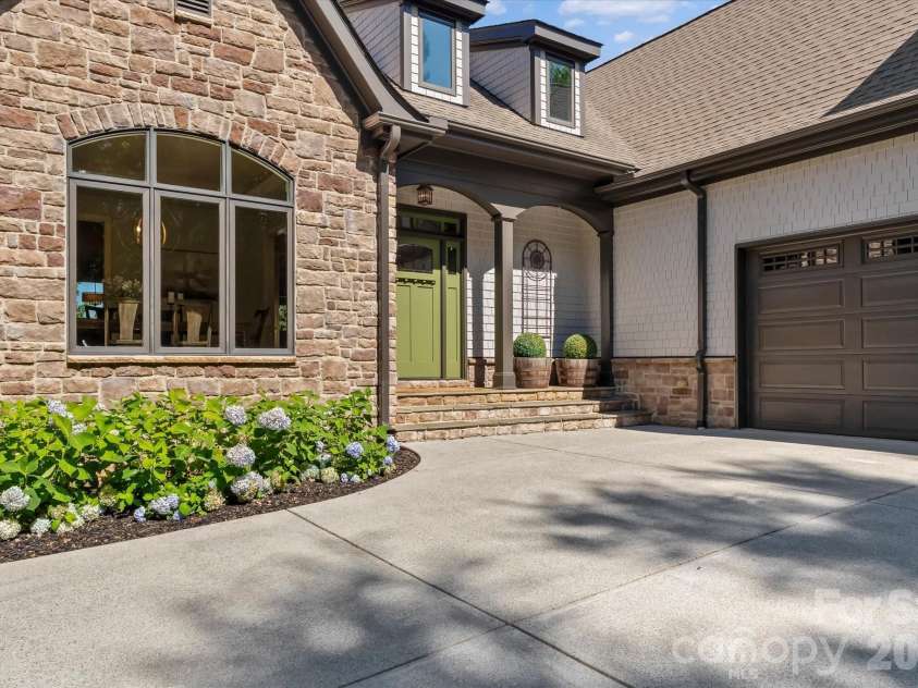 12820 Westmoreland Farm Road, Davidson, NC 28036.  MLS# CAR4396552, YatesRealty ID 36101. 