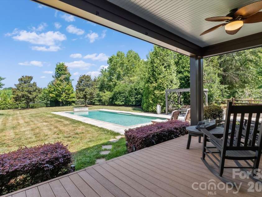 12820 Westmoreland Farm Road, Davidson, NC 28036.  MLS# CAR4396552, YatesRealty ID 36101. 