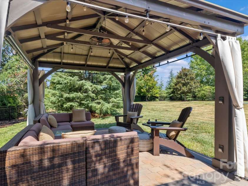 12820 Westmoreland Farm Road, Davidson, NC 28036.  MLS# CAR4396552, YatesRealty ID 36101. 
