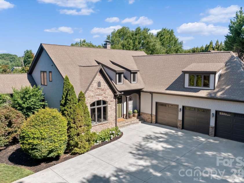 12820 Westmoreland Farm Road, Davidson, NC 28036.  MLS# CAR4396552, YatesRealty ID 36101. 