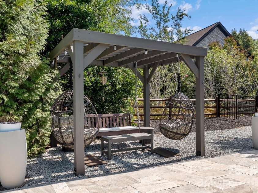 12820 Westmoreland Farm Road, Davidson, NC 28036.  MLS# CAR4396552, YatesRealty ID 36101. 
