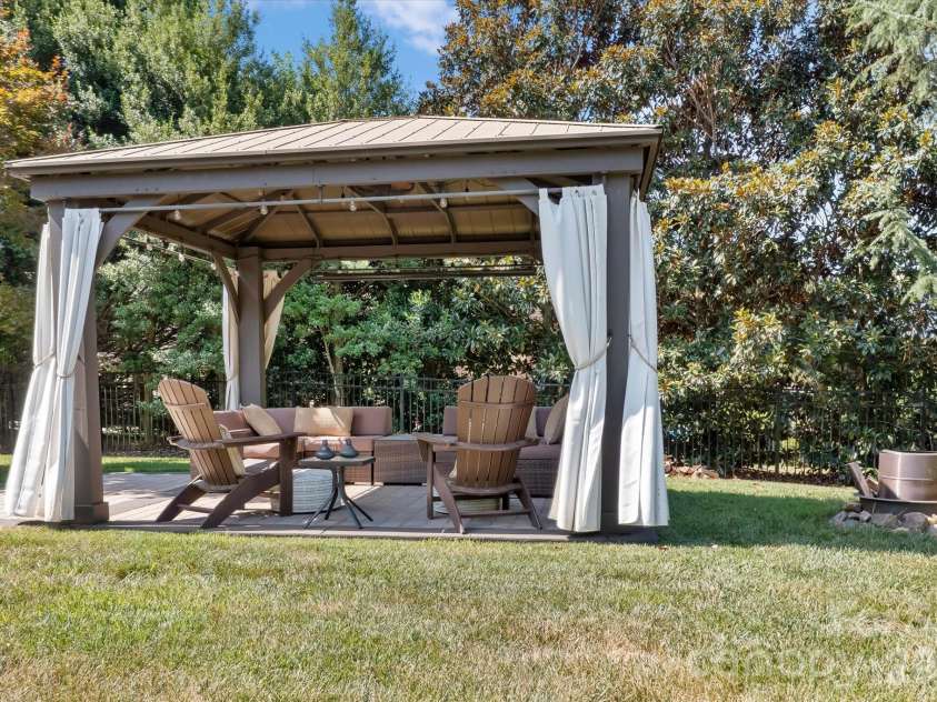12820 Westmoreland Farm Road, Davidson, NC 28036.  MLS# CAR4396552, YatesRealty ID 36101. 