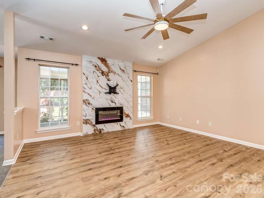 13050 Planters Row Drive, Charlotte, NC 28278.  MLS# CAR4399705, YatesRealty ID 36102. 