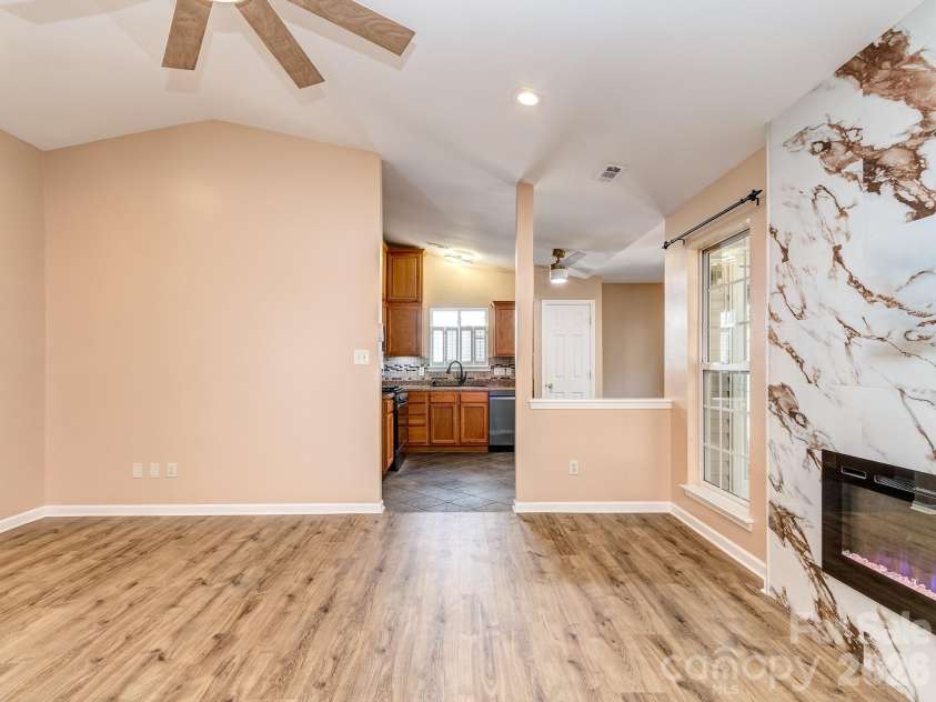 13050 Planters Row Drive, Charlotte, NC 28278.  MLS# CAR4399705, YatesRealty ID 36102. 