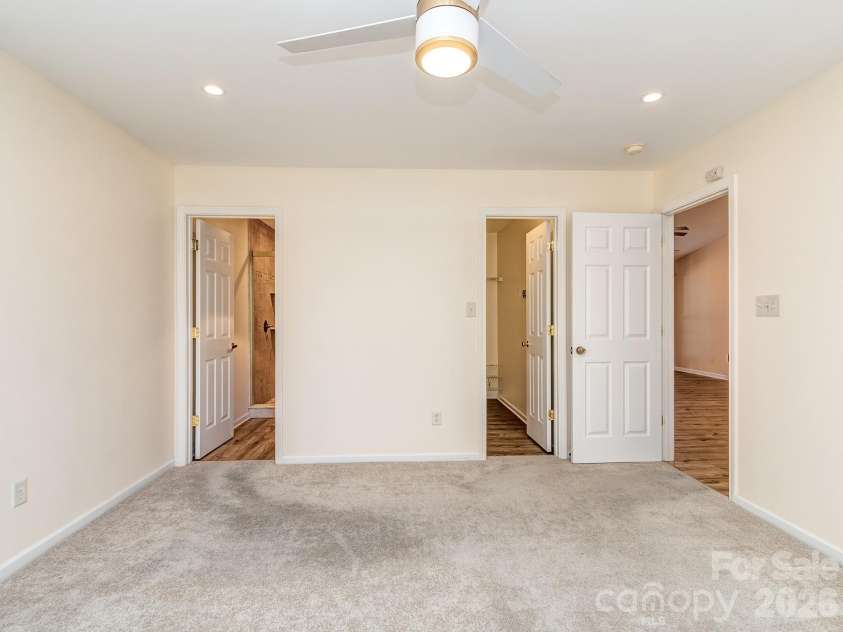13050 Planters Row Drive, Charlotte, NC 28278.  MLS# CAR4399705, YatesRealty ID 36102. 