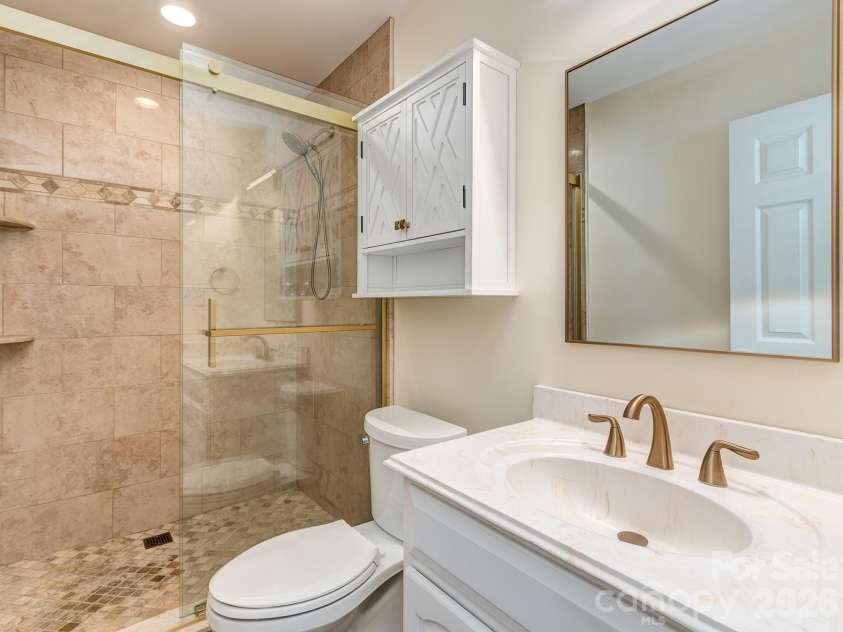 13050 Planters Row Drive, Charlotte, NC 28278.  MLS# CAR4399705, YatesRealty ID 36102. 