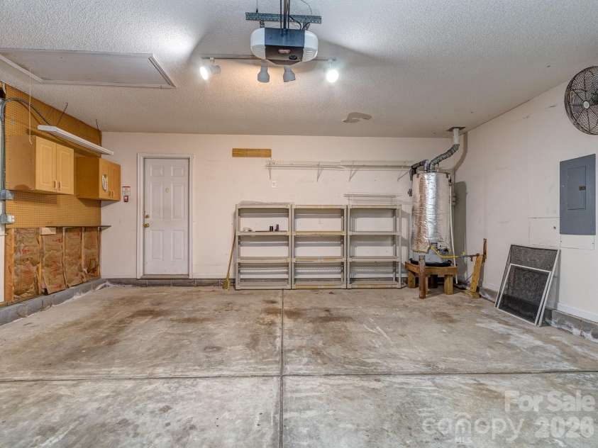 13050 Planters Row Drive, Charlotte, NC 28278.  MLS# CAR4399705, YatesRealty ID 36102. 