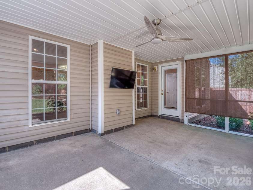 13050 Planters Row Drive, Charlotte, NC 28278.  MLS# CAR4399705, YatesRealty ID 36102. 