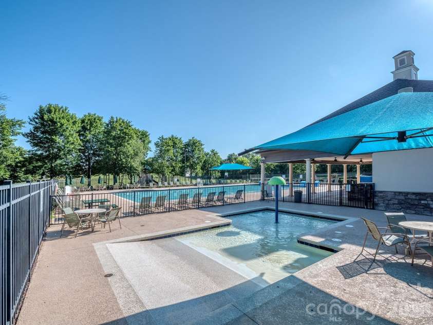13050 Planters Row Drive, Charlotte, NC 28278.  MLS# CAR4399705, YatesRealty ID 36102. 