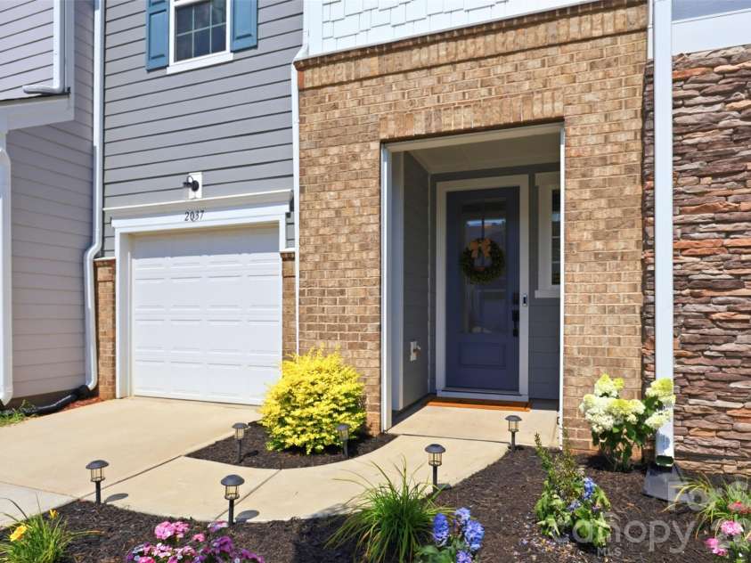 2037 Howell Creek Way, Charlotte, NC 28215.  MLS# CAR4399858, YatesRealty ID 36103. 