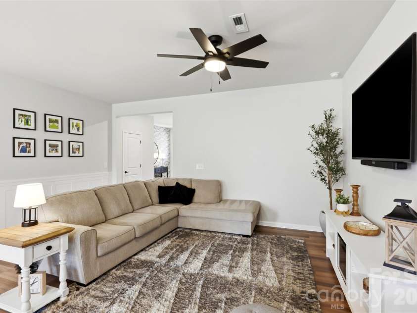 2037 Howell Creek Way, Charlotte, NC 28215.  MLS# CAR4399858, YatesRealty ID 36103. 