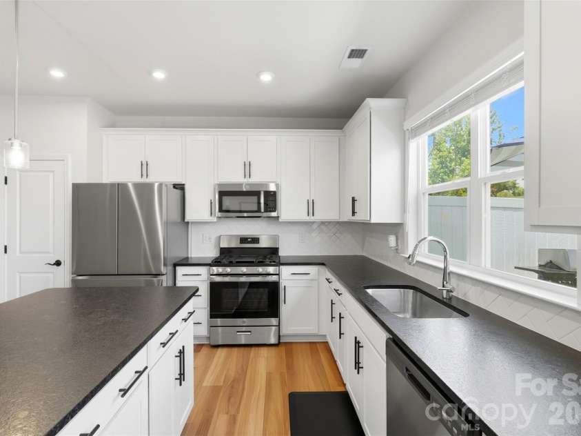 2037 Howell Creek Way, Charlotte, NC 28215.  MLS# CAR4399858, YatesRealty ID 36103. 