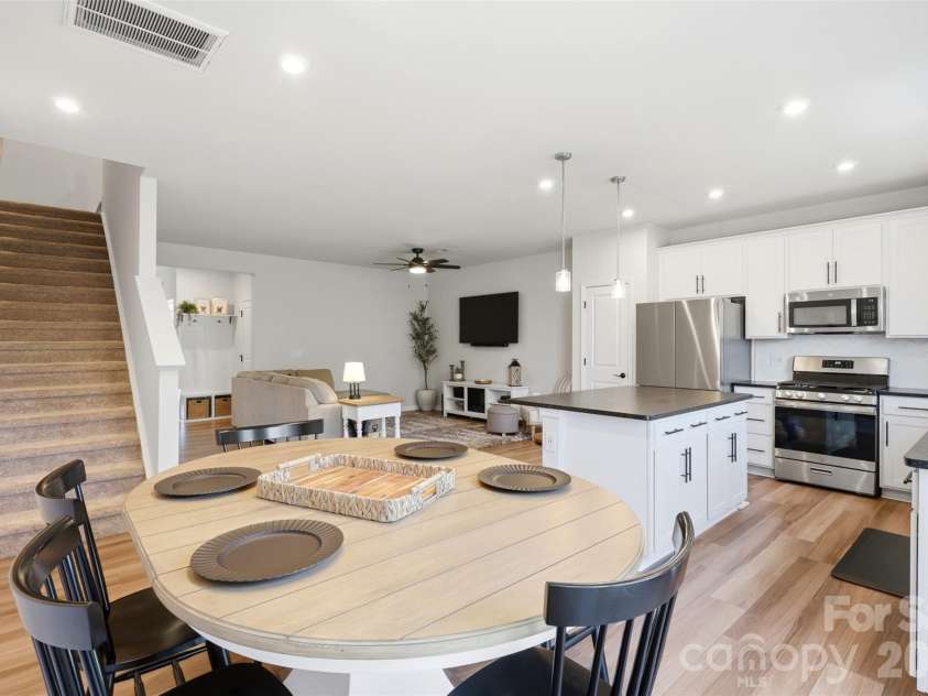 2037 Howell Creek Way, Charlotte, NC 28215.  MLS# CAR4399858, YatesRealty ID 36103. 