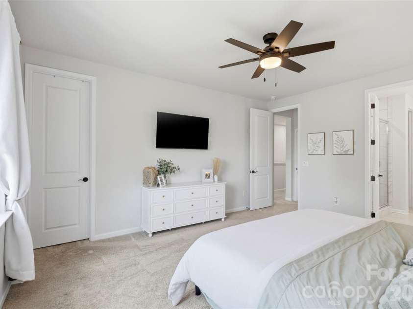 2037 Howell Creek Way, Charlotte, NC 28215.  MLS# CAR4399858, YatesRealty ID 36103. 