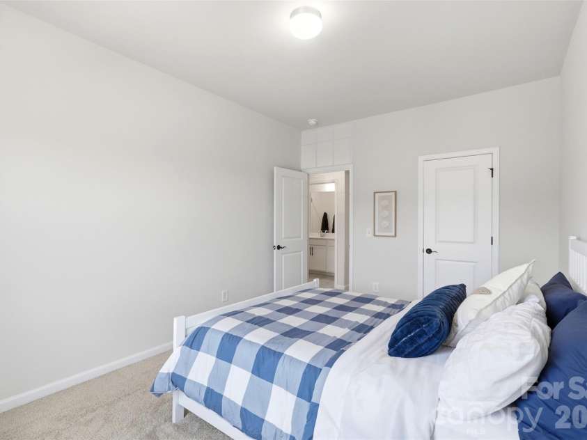 2037 Howell Creek Way, Charlotte, NC 28215.  MLS# CAR4399858, YatesRealty ID 36103. 