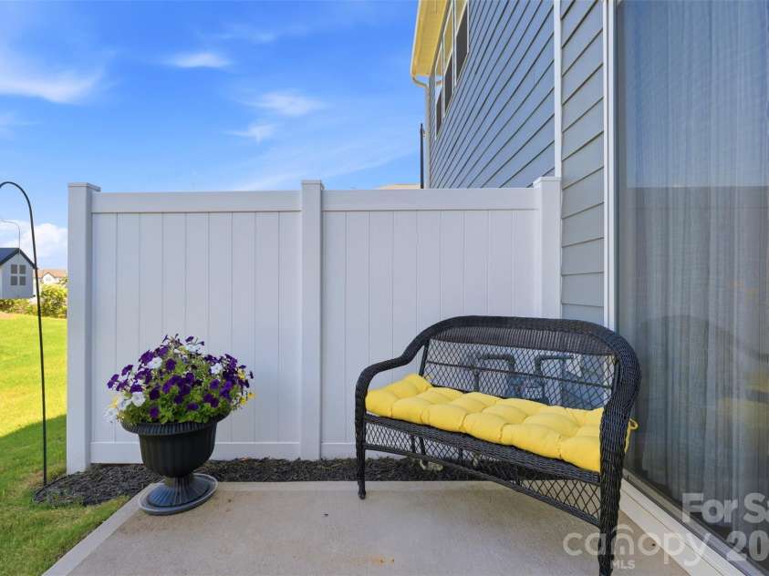 2037 Howell Creek Way, Charlotte, NC 28215.  MLS# CAR4399858, YatesRealty ID 36103. 