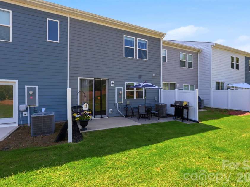 2037 Howell Creek Way, Charlotte, NC 28215.  MLS# CAR4399858, YatesRealty ID 36103. 