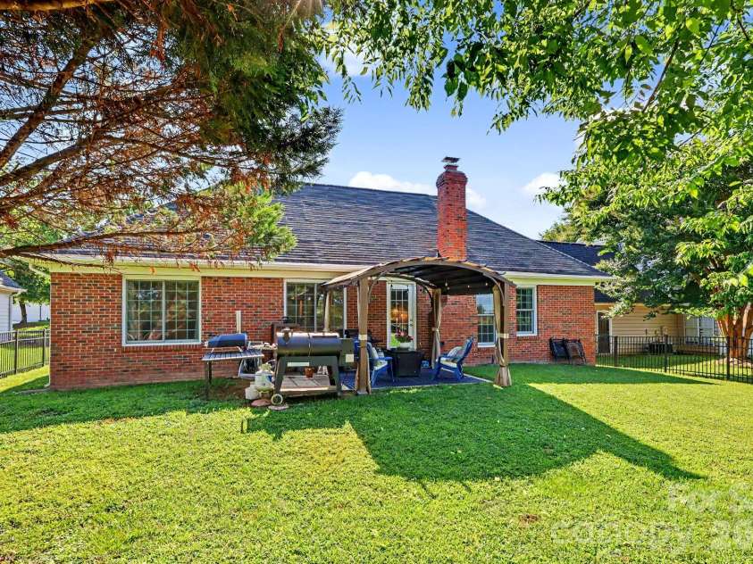 3311 Brookstone Trail, Indian Trail, NC 28079.  MLS# CAR4398733, YatesRealty ID 36104. 