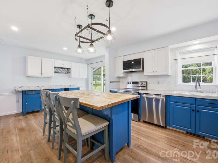 4287 Erby Road, Rock Hill, SC 29730.  MLS# CAR4373903, YatesRealty ID 36106. Kitchen