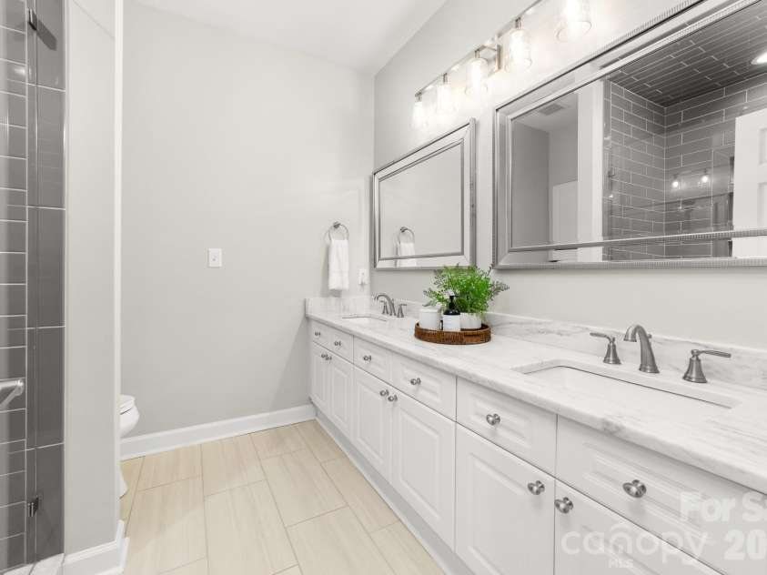 18816 Nautical Drive, Cornelius, NC 28031.  MLS# CAR4392841, YatesRealty ID 36108. 