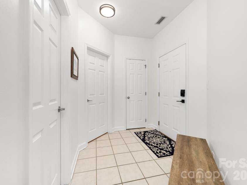 18816 Nautical Drive, Cornelius, NC 28031.  MLS# CAR4392841, YatesRealty ID 36108. 