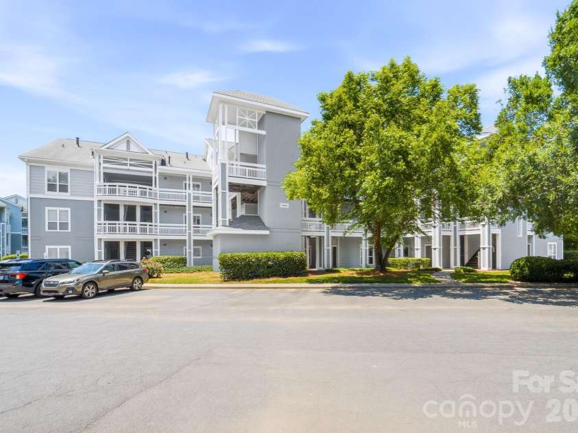 18816 Nautical Drive, Cornelius, NC 28031.  MLS# CAR4392841, YatesRealty ID 36108. 