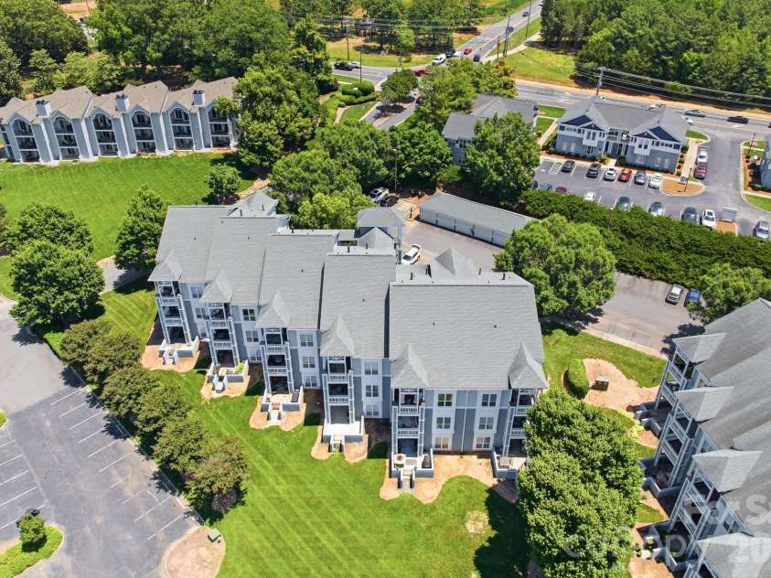18816 Nautical Drive, Cornelius, NC 28031.  MLS# CAR4392841, YatesRealty ID 36108. 