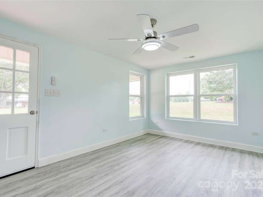 245 College Avenue, Shelby, NC 28152.  MLS# CAR4282988, YatesRealty ID 3611. Bedroom 3