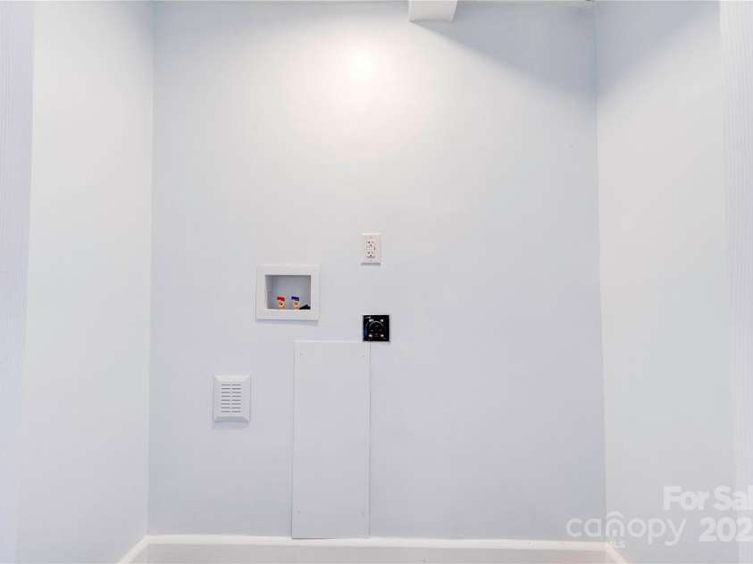 245 College Avenue, Shelby, NC 28152.  MLS# CAR4282988, YatesRealty ID 3611. Laundry