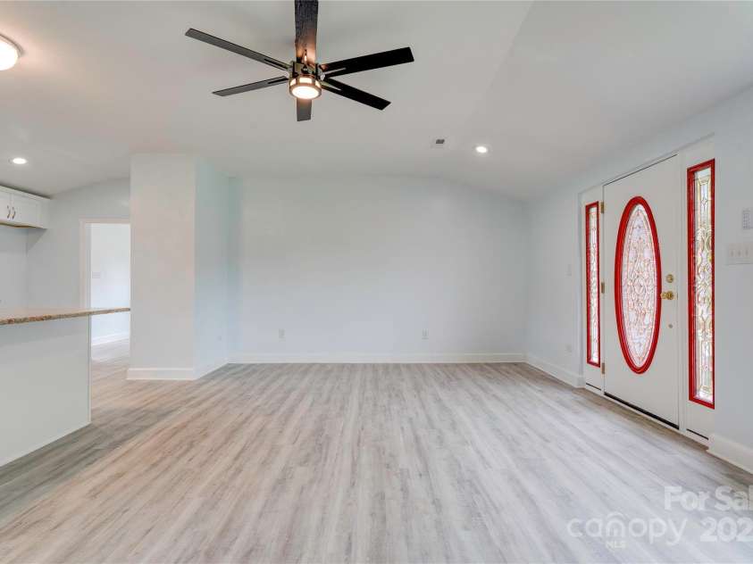 245 College Avenue, Shelby, NC 28152.  MLS# CAR4282988, YatesRealty ID 3611. Living Room