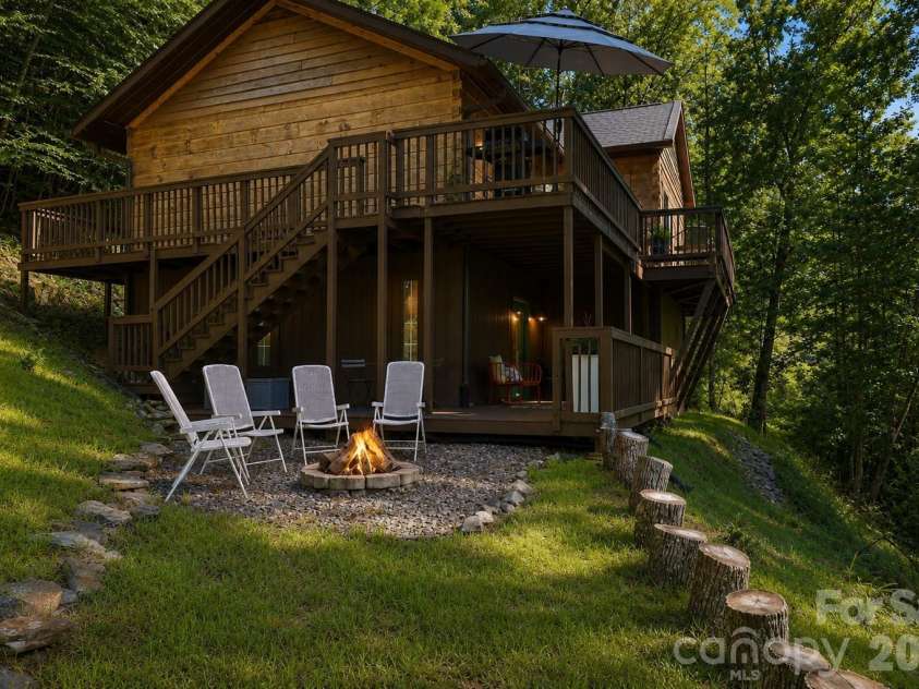 619 Leisure Lane, Burnsville, NC 28714.  MLS# CAR4400620, YatesRealty ID 3611. 