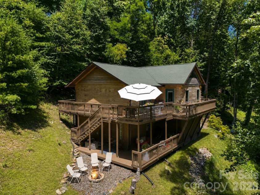 619 Leisure Lane, Burnsville, NC 28714.  MLS# CAR4400620, YatesRealty ID 3611. 