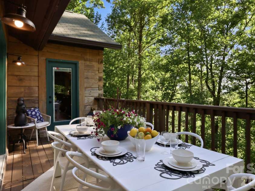 619 Leisure Lane, Burnsville, NC 28714.  MLS# CAR4400620, YatesRealty ID 3611. 