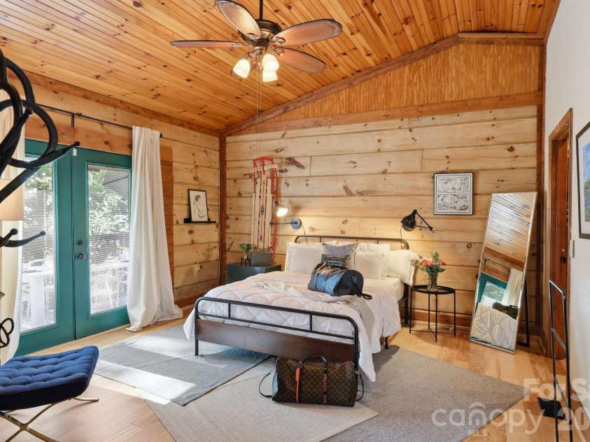 619 Leisure Lane, Burnsville, NC 28714.  MLS# CAR4400620, YatesRealty ID 3611. 