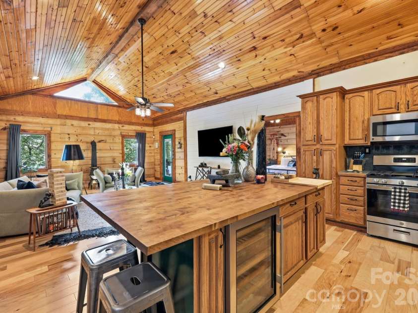 619 Leisure Lane, Burnsville, NC 28714.  MLS# CAR4400620, YatesRealty ID 3611. 