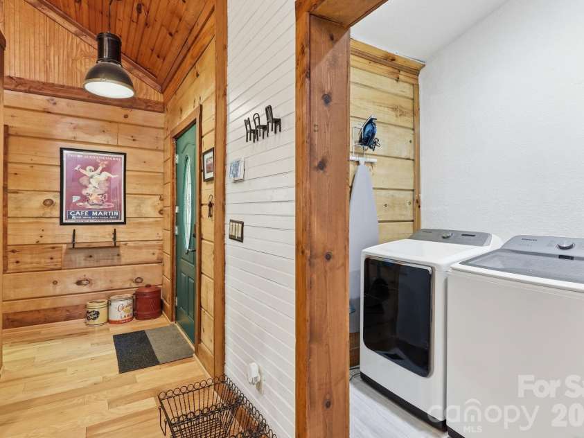 619 Leisure Lane, Burnsville, NC 28714.  MLS# CAR4400620, YatesRealty ID 3611. 
