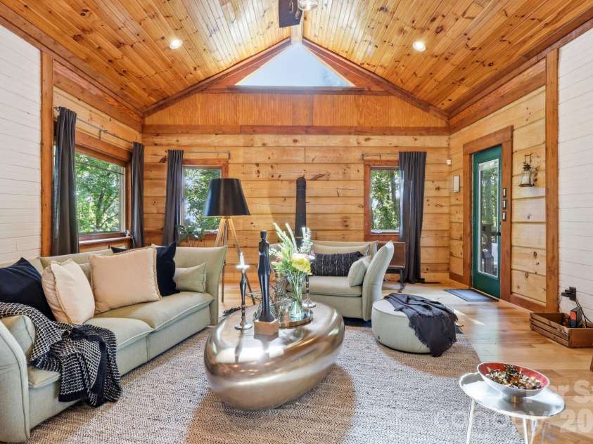 619 Leisure Lane, Burnsville, NC 28714.  MLS# CAR4400620, YatesRealty ID 3611. 