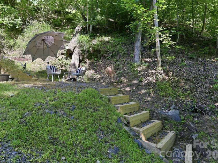 619 Leisure Lane, Burnsville, NC 28714.  MLS# CAR4400620, YatesRealty ID 3611. 