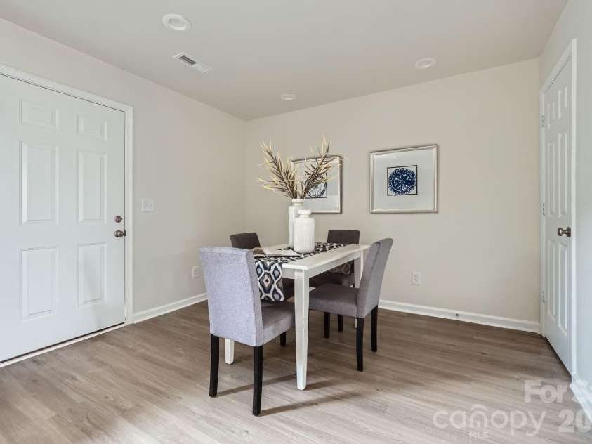 1610 Ct Brooks Circle, Charlotte, NC 28212.  MLS# CAR4401096, YatesRealty ID 36110. 