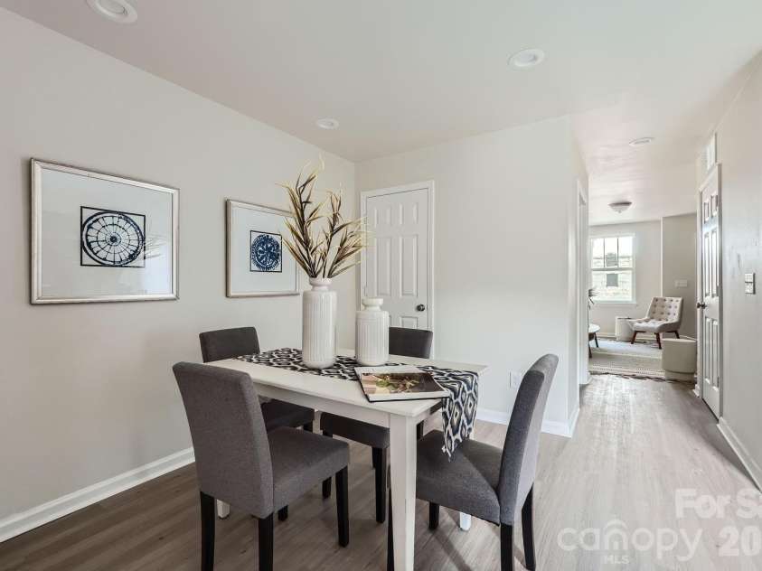 1610 Ct Brooks Circle, Charlotte, NC 28212.  MLS# CAR4401096, YatesRealty ID 36110. 