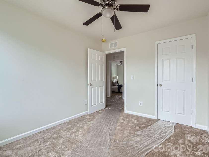 1610 Ct Brooks Circle, Charlotte, NC 28212.  MLS# CAR4401096, YatesRealty ID 36110. 