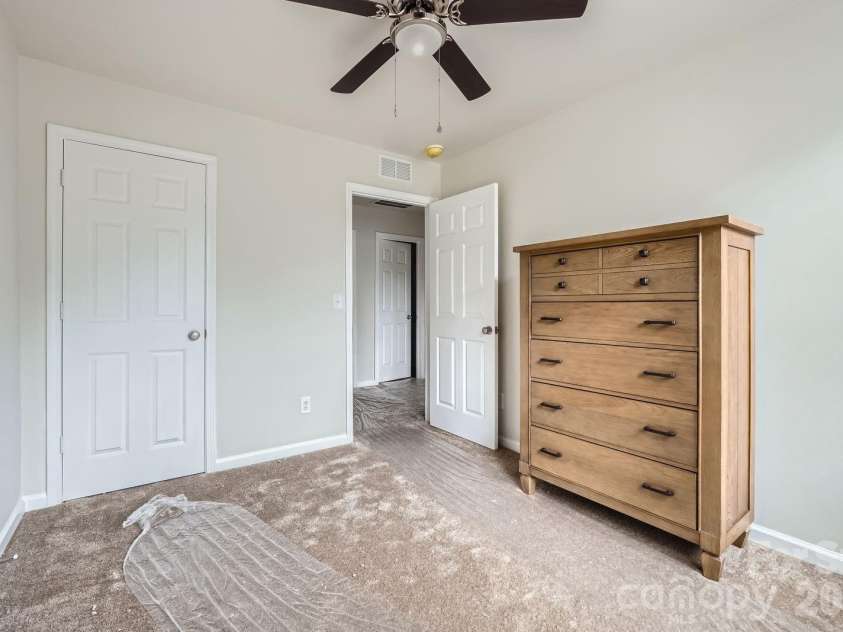 1610 Ct Brooks Circle, Charlotte, NC 28212.  MLS# CAR4401096, YatesRealty ID 36110. 