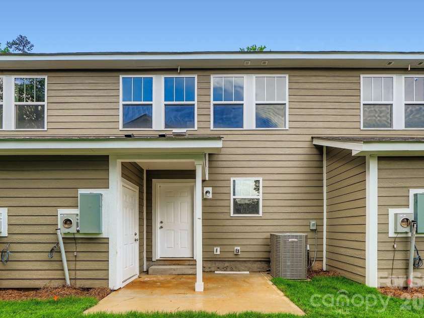 1610 Ct Brooks Circle, Charlotte, NC 28212.  MLS# CAR4401096, YatesRealty ID 36110. 