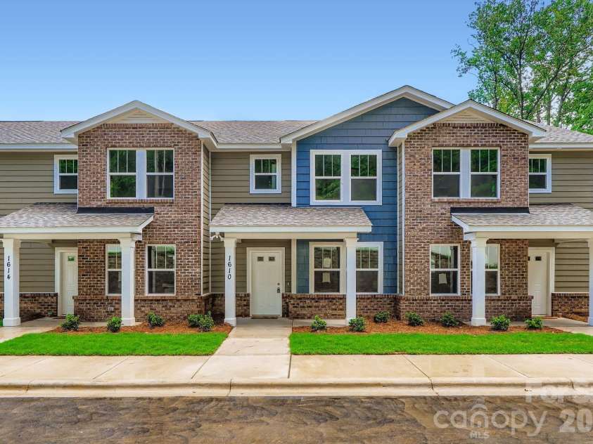 1614 Ct Brooks Circle, Charlotte, NC 28212.  MLS# CAR4401098, YatesRealty ID 36111. Representative Photo